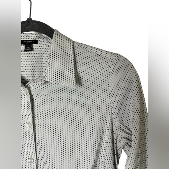Ann Taylor Petite Women’s Button-Down Shirt White Black Dot Print Size 6P - Picture 2 of 7